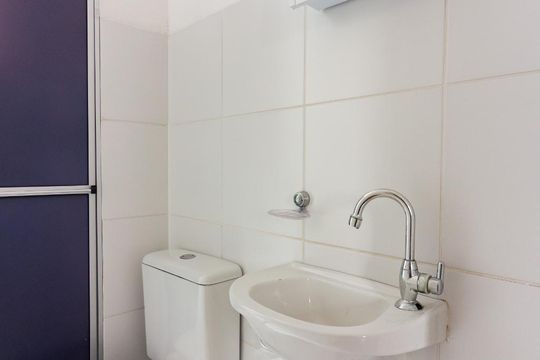 Banheiro de apartamento para alugar com 2 quartos, 65m² em São Pedro, Osasco