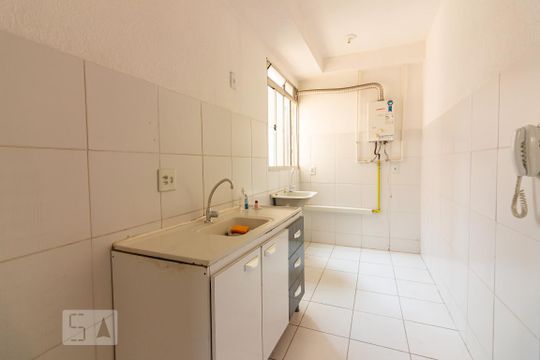 Cozinha de apartamento para alugar com 2 quartos, 65m² em São Pedro, Osasco