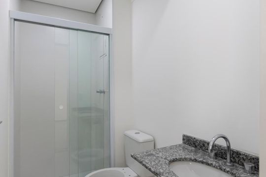 Banheiro de kitnet/studio à venda com 1 quarto, 34m² em Ipiranga, São Paulo