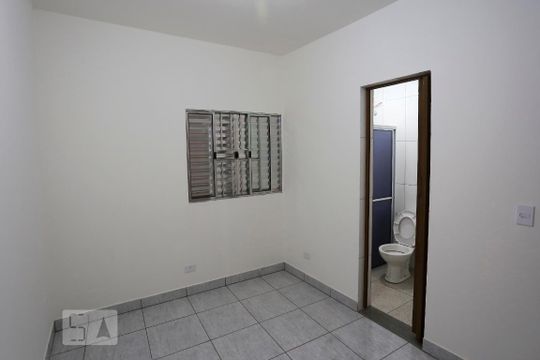 Quarto de kitnet/studio para alugar com 1 quarto, 28m² em Jardim Novo Taboão, São Paulo