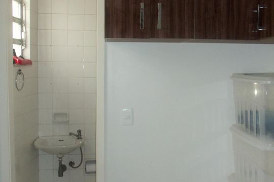 Banheiro de Serviço de apartamento à venda com 3 quartos, 110m² em Tijuca, Rio de Janeiro