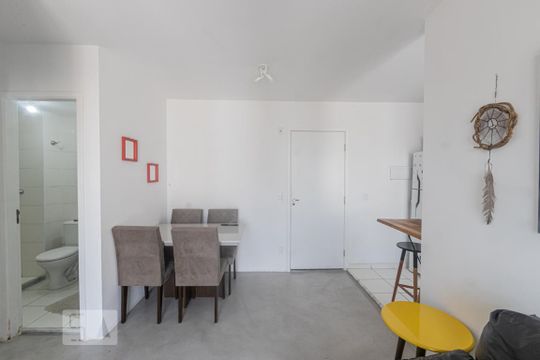 Sala de apartamento à venda com 2 quartos, 49m² em Sítio da Figueira, São Paulo
