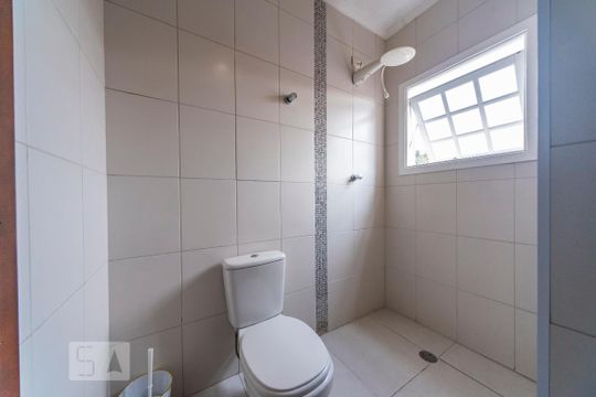 Banheiro  de casa para alugar com 4 quartos, 225m² em Jardim Sílvia, Santo André