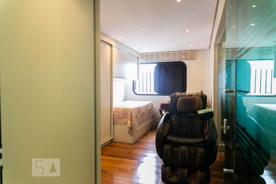 Quarto 1 de apartamento à venda com 4 quartos, 250m² em Aclimação, São Paulo