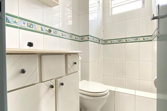 Banheiro de apartamento à venda com 2 quartos, 42m² em Canudos, Novo Hamburgo
