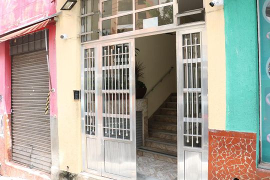 Fachada de kitnet/studio à venda com 1 quarto, 30m² em Aclimação, São Paulo