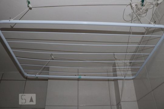 Banheiro de Serviço de kitnet/studio à venda com 1 quarto, 30m² em Aclimação, São Paulo