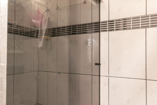 Banheiro  de casa à venda com 2 quartos, 45m² em Jardim Aurora, São Paulo