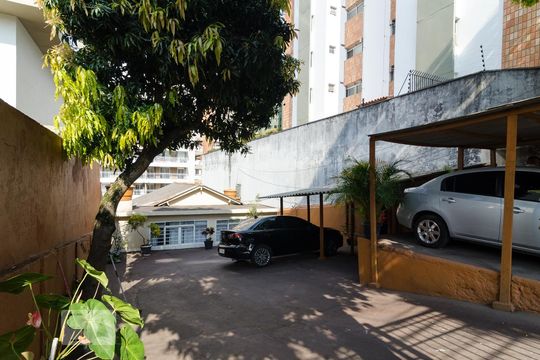 Garagem de casa à venda com 4 quartos, 400m² em Vila Mascote, São Paulo
