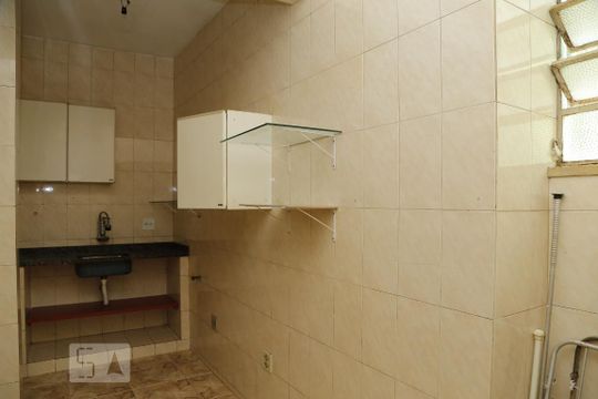 cozinha de apartamento para alugar com 1 quarto, 38m² em Praça da Bandeira, Rio de Janeiro