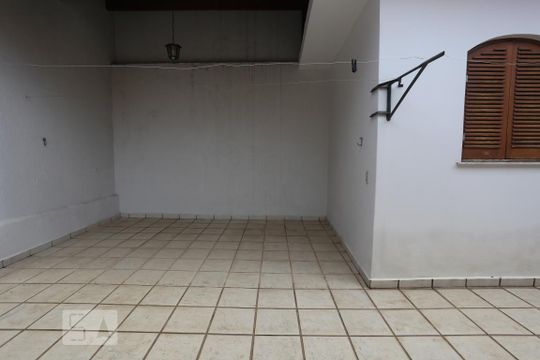 Vista da Suíte de casa para alugar com 3 quartos, 200m² em Jardim das Vertentes, São Paulo
