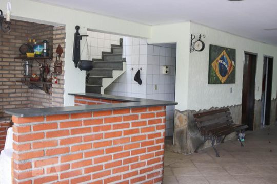 Cozinha rustica de casa à venda com 4 quartos, 350m² em Vila Ivone, São Paulo