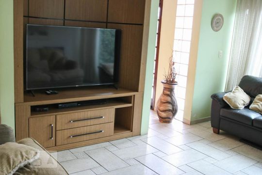 Sala de TV de casa à venda com 4 quartos, 350m² em Vila Ivone, São Paulo