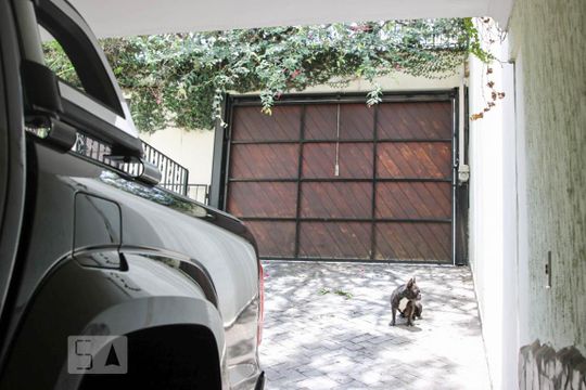 Garagem de casa à venda com 4 quartos, 350m² em Vila Ivone, São Paulo