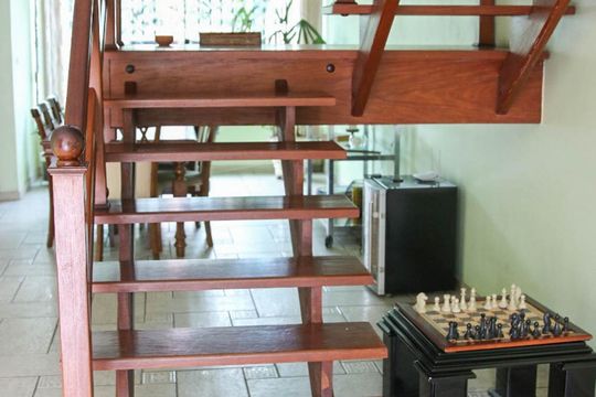 Escadas de casa à venda com 4 quartos, 350m² em Vila Ivone, São Paulo