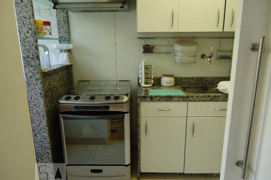 Cozinha de apartamento à venda com 2 quartos, 50m² em Engenhoca, Niterói