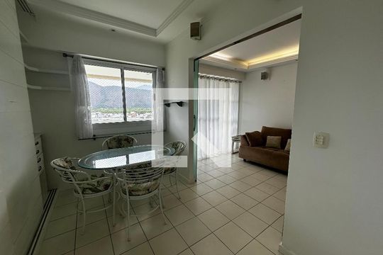 Sala íntima  de apartamento para alugar com 2 quartos, 70m² em Recreio dos Bandeirantes, Rio de Janeiro