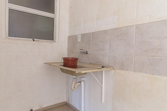 Cozinha de apartamento à venda com 2 quartos, 40m² em Mário Quintana, Porto Alegre