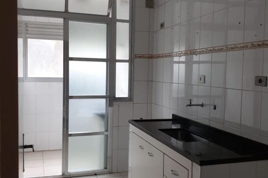 Cozinha de apartamento para alugar com 2 quartos, 54m² em Parque Císper, São Paulo