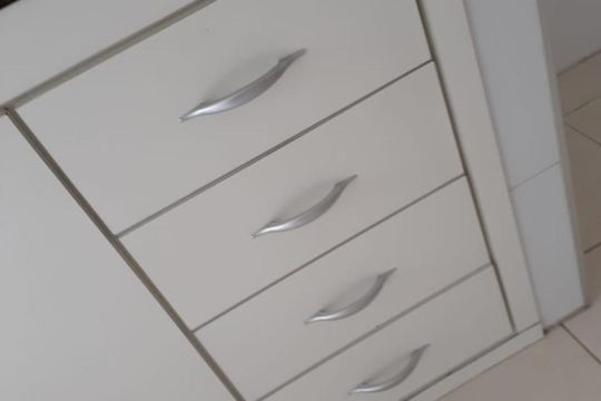 Armário da cozinha de apartamento para alugar com 2 quartos, 54m² em Parque Císper, São Paulo