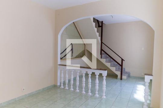 Sala de casa à venda com 2 quartos, 159m² em Irajá, Rio de Janeiro