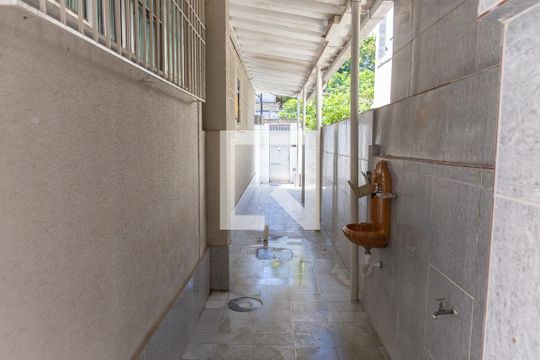 Quintal de casa à venda com 2 quartos, 159m² em Irajá, Rio de Janeiro