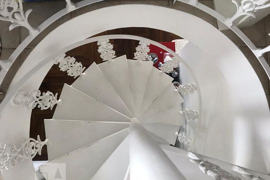 Escadas de apartamento para alugar com 4 quartos, 355m² em Vila Monte Alegre, São Paulo