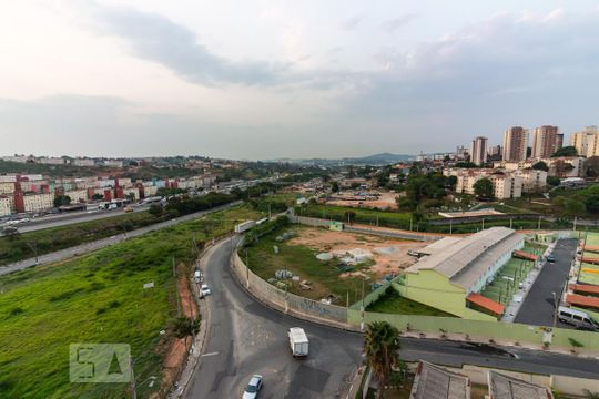 Vista  de apartamento à venda com 2 quartos, 54m² em São Pedro, Osasco