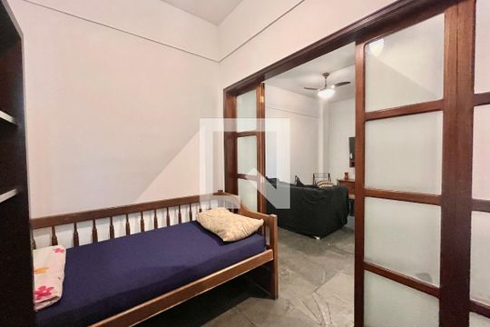 Suite  de apartamento para alugar com 3 quartos, 70m² em Copacabana, Rio de Janeiro