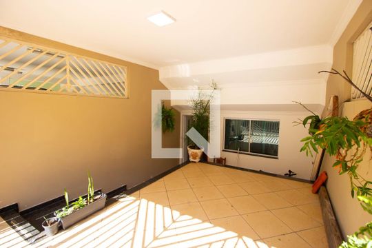 Garagem de casa de condomínio à venda com 3 quartos, 177m² em Vila Campanela, São Paulo