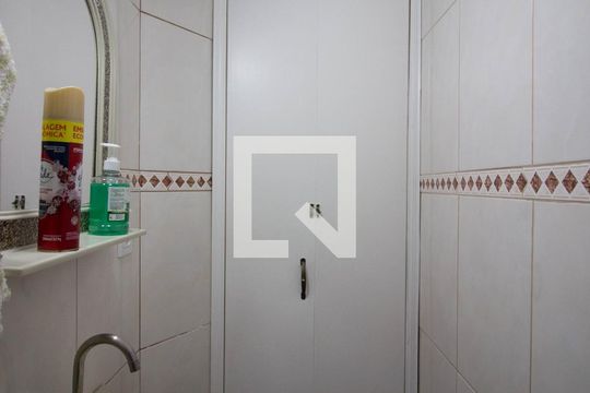 Lavabo de casa de condomínio à venda com 3 quartos, 177m² em Vila Campanela, São Paulo