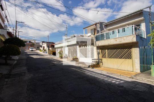 Área comum de casa de condomínio à venda com 3 quartos, 177m² em Vila Campanela, São Paulo