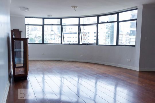 Apartamento para alugar com 3 quartos, 120m² em Aclimação, São Paulo