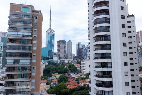 Vista de apartamento para alugar com 3 quartos, 120m² em Aclimação, São Paulo