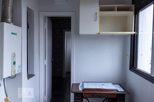 Área de serviço de apartamento para alugar com 3 quartos, 120m² em Aclimação, São Paulo