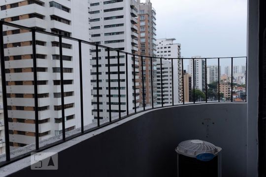 Varanda da suíte de apartamento para alugar com 3 quartos, 120m² em Aclimação, São Paulo