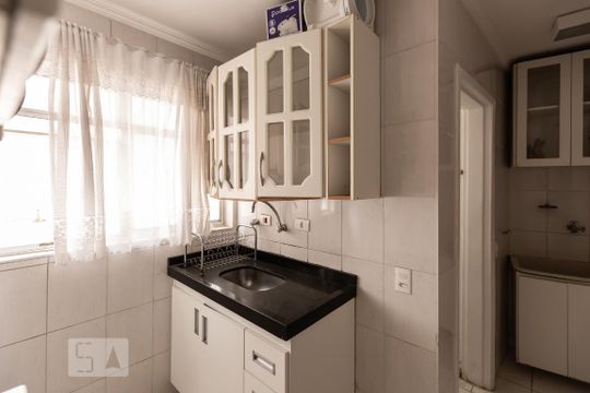 Cozinha de kitnet/studio para alugar com 1 quarto, 35m² em Bela Vista, São Paulo