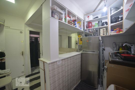Cozinha de apartamento à venda com 2 quartos, 32m² em Liberdade, São Paulo