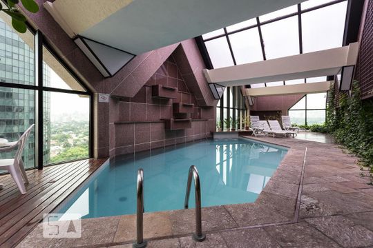 Piscina de apartamento para alugar com 1 quarto, 45m² em Itaim Bibi, São Paulo
