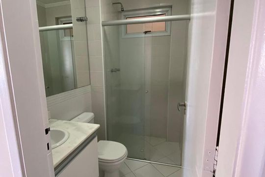 Banheiro de apartamento à venda com 2 quartos, 80m² em Vila Nova Conceição, São Paulo