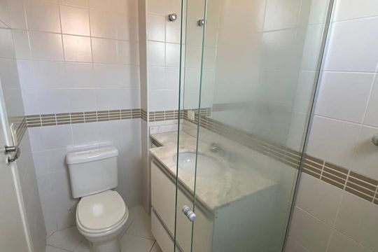 Banheiro de apartamento à venda com 2 quartos, 80m² em Vila Nova Conceição, São Paulo