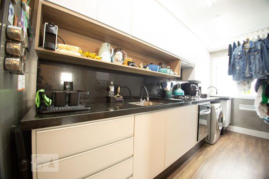 COZINHA de apartamento para alugar com 2 quartos, 56m² em Vila Satúrnia, Campinas