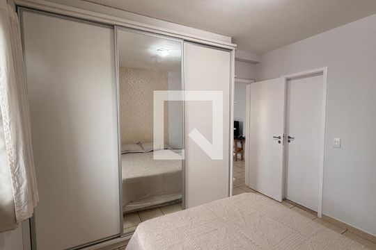 Suíte de apartamento para alugar com 2 quartos, 63m² em Setor Bela Vista, Goiânia