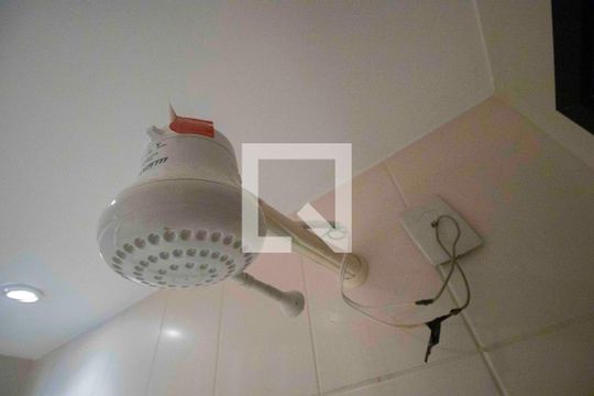 Chuveiro de apartamento para alugar com 2 quartos, 63m² em Setor Bela Vista, Goiânia