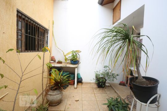 Casa para alugar com 2 quartos, 110m² em Jardim Trussardi, São Paulo