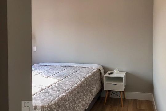 Quarto de apartamento à venda com 2 quartos, 57m² em Vila Satúrnia, Campinas