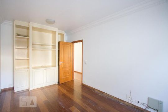 Escritório de casa de condomínio para alugar com 3 quartos, 490m² em Jardim dos Estados, São Paulo