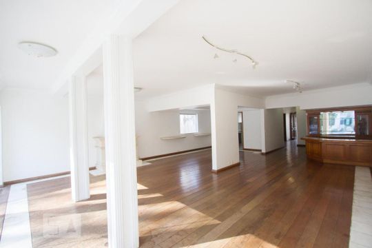 Sala de casa de condomínio para alugar com 3 quartos, 490m² em Jardim dos Estados, São Paulo