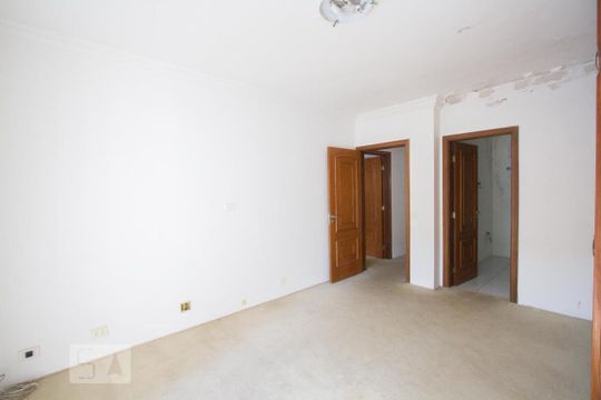 Suíte 1 de casa de condomínio para alugar com 3 quartos, 490m² em Jardim dos Estados, São Paulo