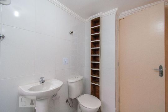 Banheiro de apartamento para alugar com 2 quartos, 80m² em Cambuci, São Paulo